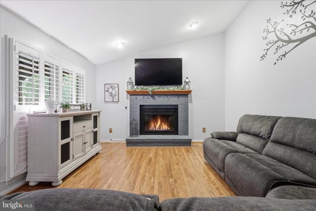 1498 POWELLS TAVERN PL, Herndon, VA 20170