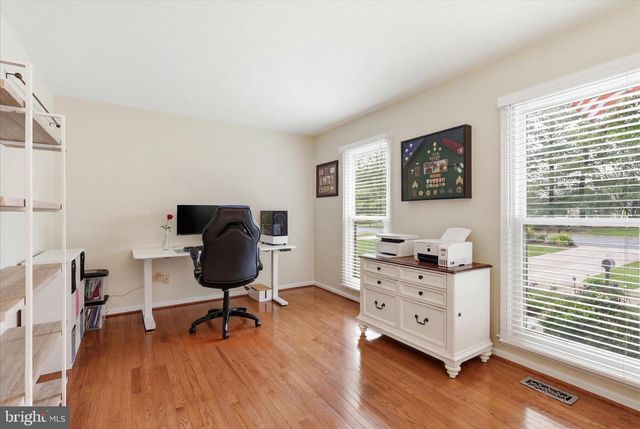 1498 POWELLS TAVERN PL, Herndon, VA 20170