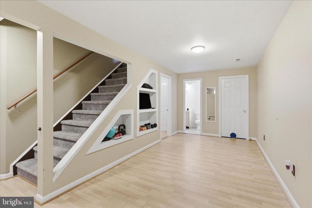 1498 POWELLS TAVERN PL, Herndon, VA 20170