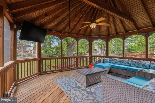 1498 POWELLS TAVERN PL, Herndon, VA 20170