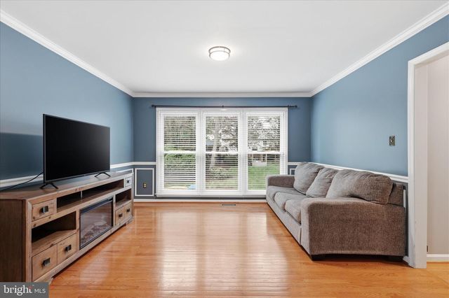 1498 POWELLS TAVERN PL, Herndon, VA 20170