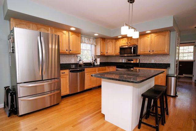 5 Overlook Circle, Haverhill, MA 01835