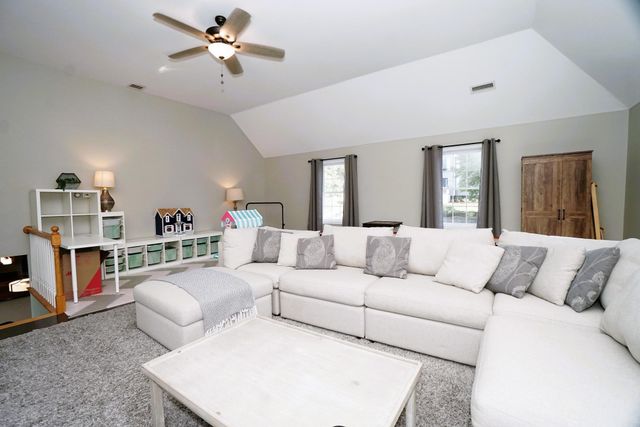 5 Overlook Circle, Haverhill, MA 01835