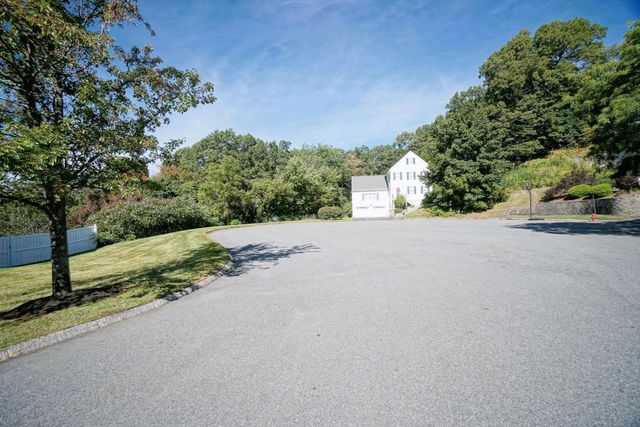 5 Overlook Circle, Haverhill, MA 01835