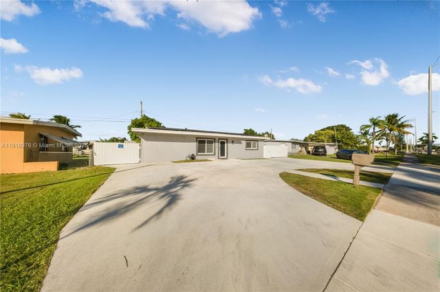 14465 SW 288th St, Homestead, FL 33033