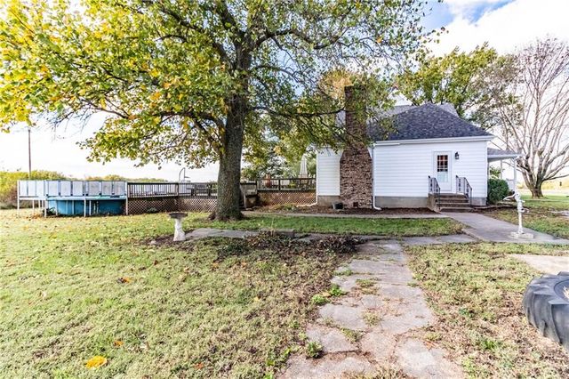 10368 NW O Highway, Blairstown, MO 64726
