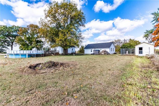 10368 NW O Highway, Blairstown, MO 64726