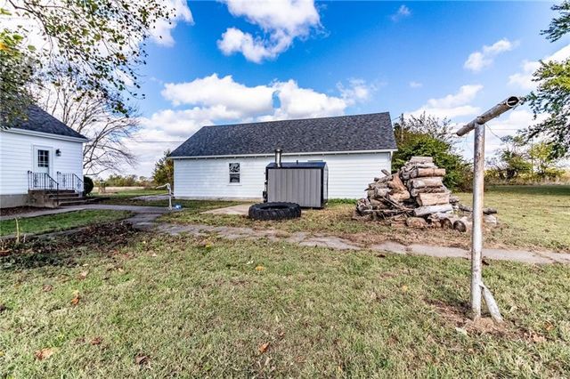 10368 NW O Highway, Blairstown, MO 64726