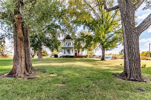 10368 NW O Highway, Blairstown, MO 64726