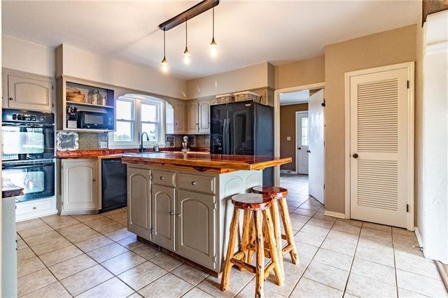 10368 NW O Highway, Blairstown, MO 64726