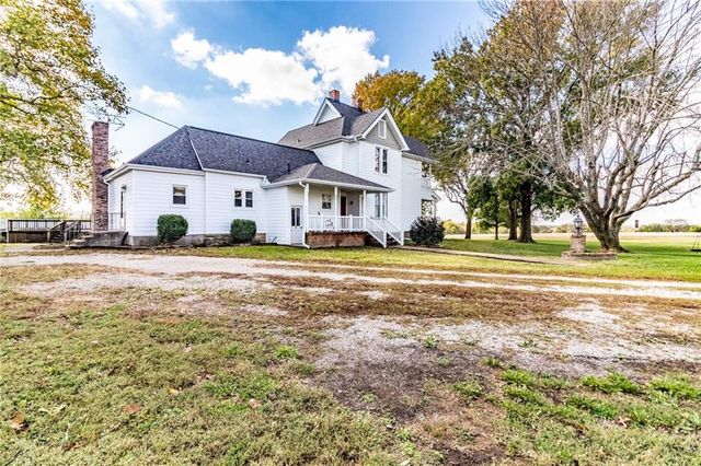 10368 NW O Highway, Blairstown, MO 64726