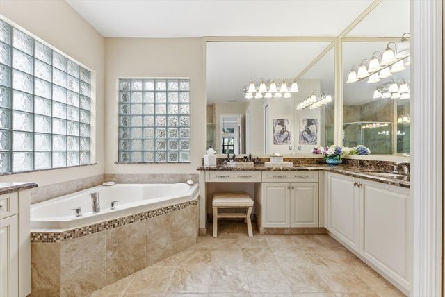 8986 Little Falls Way, Delray Beach, FL 33446