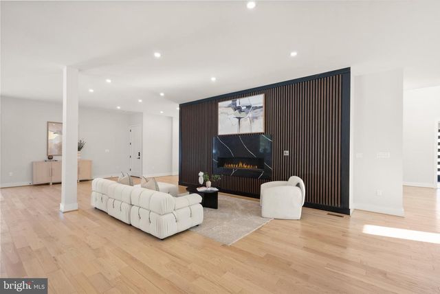 5524 SUMMIT ST, Centreville, VA 20120