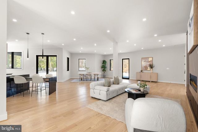 5524 SUMMIT ST, Centreville, VA 20120