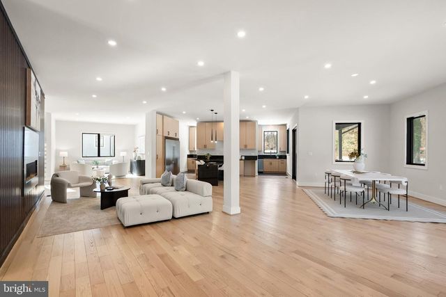 5524 SUMMIT ST, Centreville, VA 20120