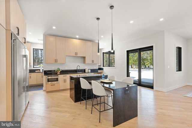 5524 SUMMIT ST, Centreville, VA 20120