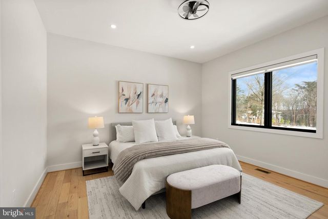 5524 SUMMIT ST, Centreville, VA 20120