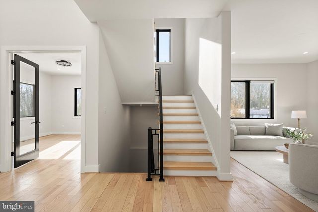 5524 SUMMIT ST, Centreville, VA 20120