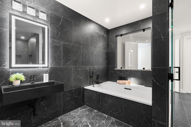 5524 SUMMIT ST, Centreville, VA 20120