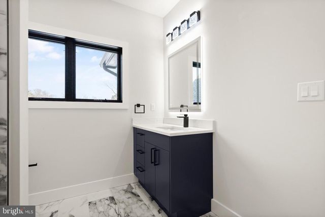 5524 SUMMIT ST, Centreville, VA 20120