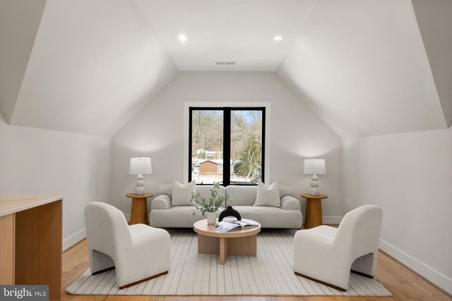 5524 SUMMIT ST, Centreville, VA 20120