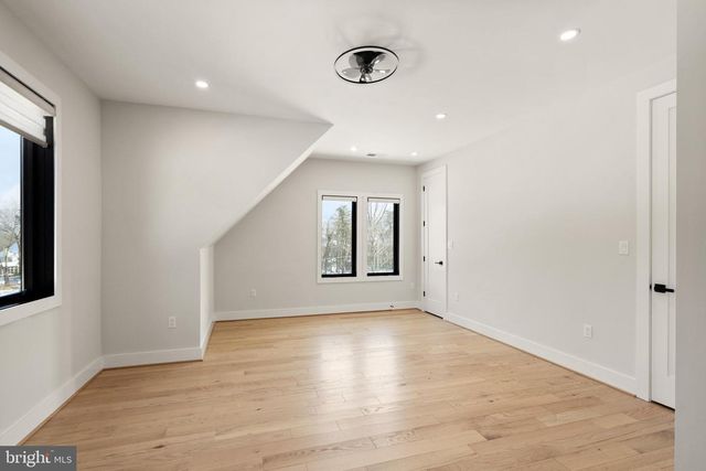 5524 SUMMIT ST, Centreville, VA 20120