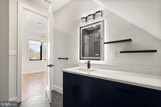 5524 SUMMIT ST, Centreville, VA 20120