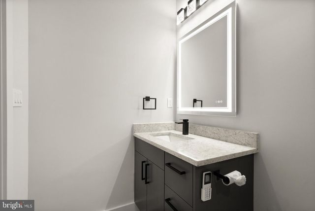 5524 SUMMIT ST, Centreville, VA 20120