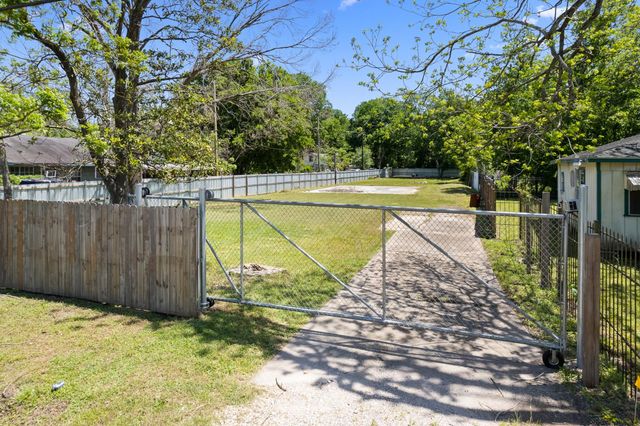 7004 Glass Street, Houston, TX 77016
