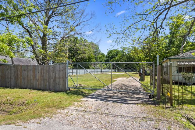 7004 Glass Street, Houston, TX 77016