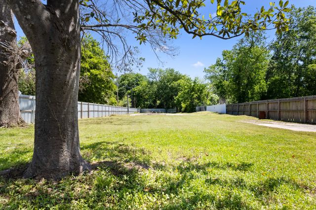 7004 Glass Street, Houston, TX 77016