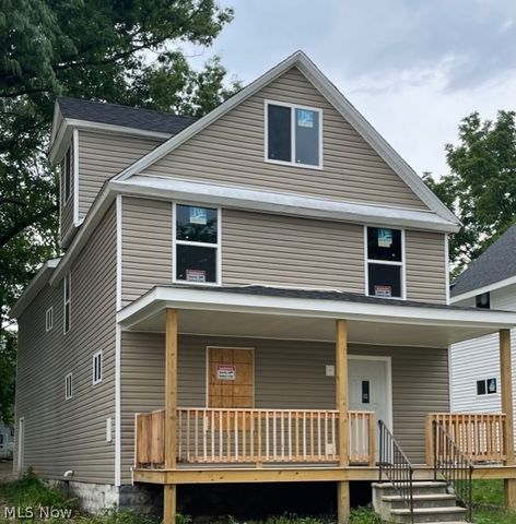 678 Moon Street, Akron, OH 44307