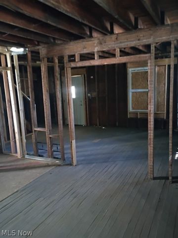 678 Moon Street, Akron, OH 44307