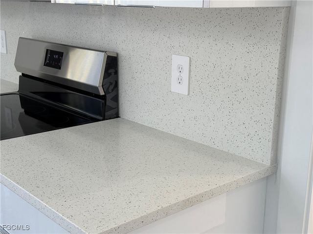 207 W 15th ST, Lehigh Acres, FL 33972