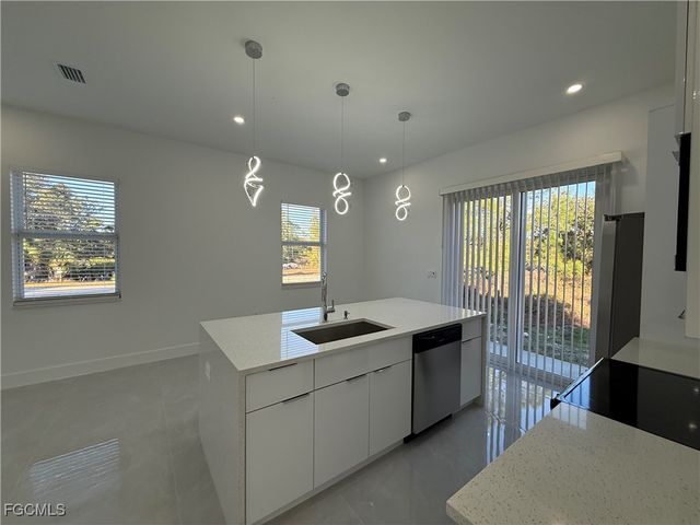 207 W 15th ST, Lehigh Acres, FL 33972