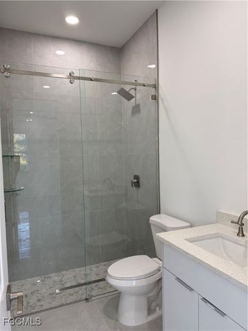 207 W 15th ST, Lehigh Acres, FL 33972