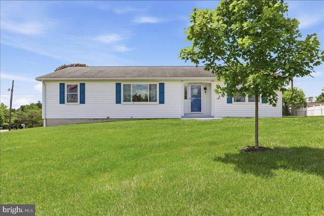 15 SYLVIA CT, Martinsburg, WV 25404