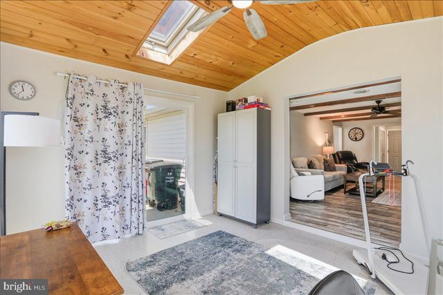 15 SYLVIA CT, Martinsburg, WV 25404