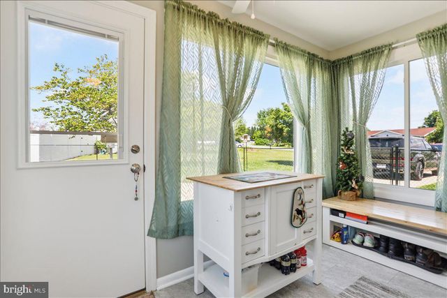 15 SYLVIA CT, Martinsburg, WV 25404