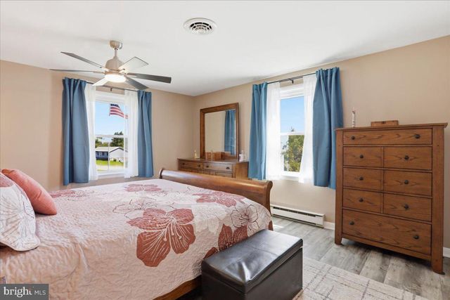 15 SYLVIA CT, Martinsburg, WV 25404