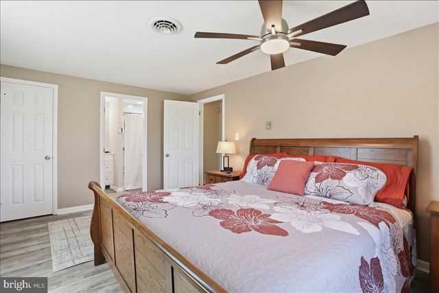 15 SYLVIA CT, Martinsburg, WV 25404