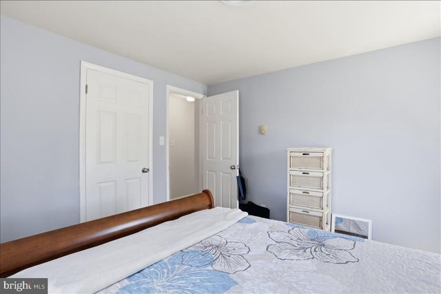 15 SYLVIA CT, Martinsburg, WV 25404