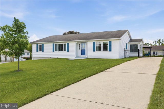 15 SYLVIA CT, Martinsburg, WV 25404