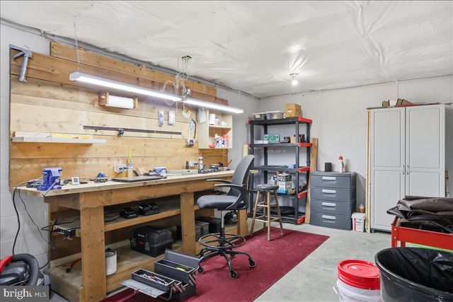 15 SYLVIA CT, Martinsburg, WV 25404