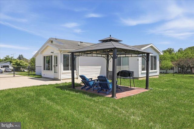 15 SYLVIA CT, Martinsburg, WV 25404