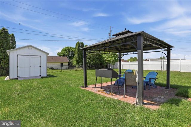 15 SYLVIA CT, Martinsburg, WV 25404