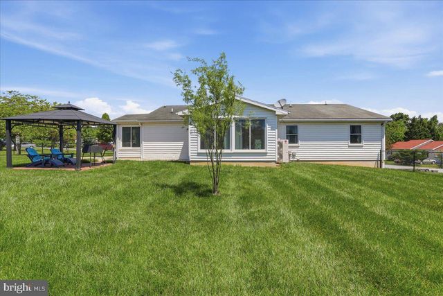 15 SYLVIA CT, Martinsburg, WV 25404
