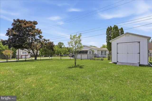 15 SYLVIA CT, Martinsburg, WV 25404