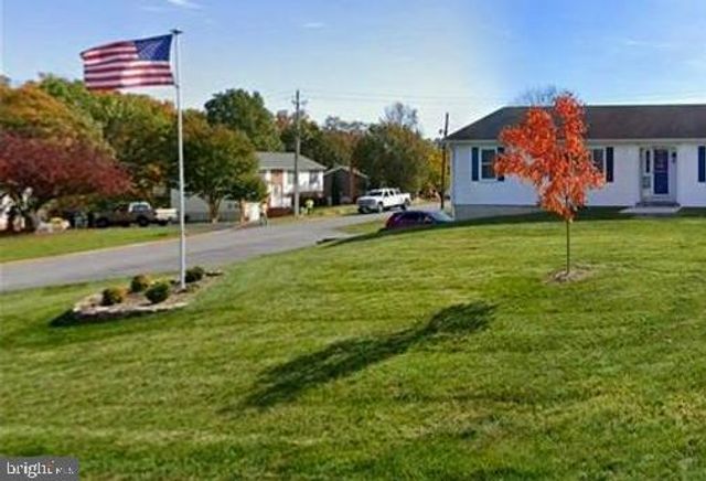 15 SYLVIA CT, Martinsburg, WV 25404