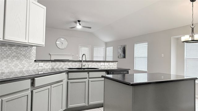 602 Soledad Street, Arlington, TX 76002